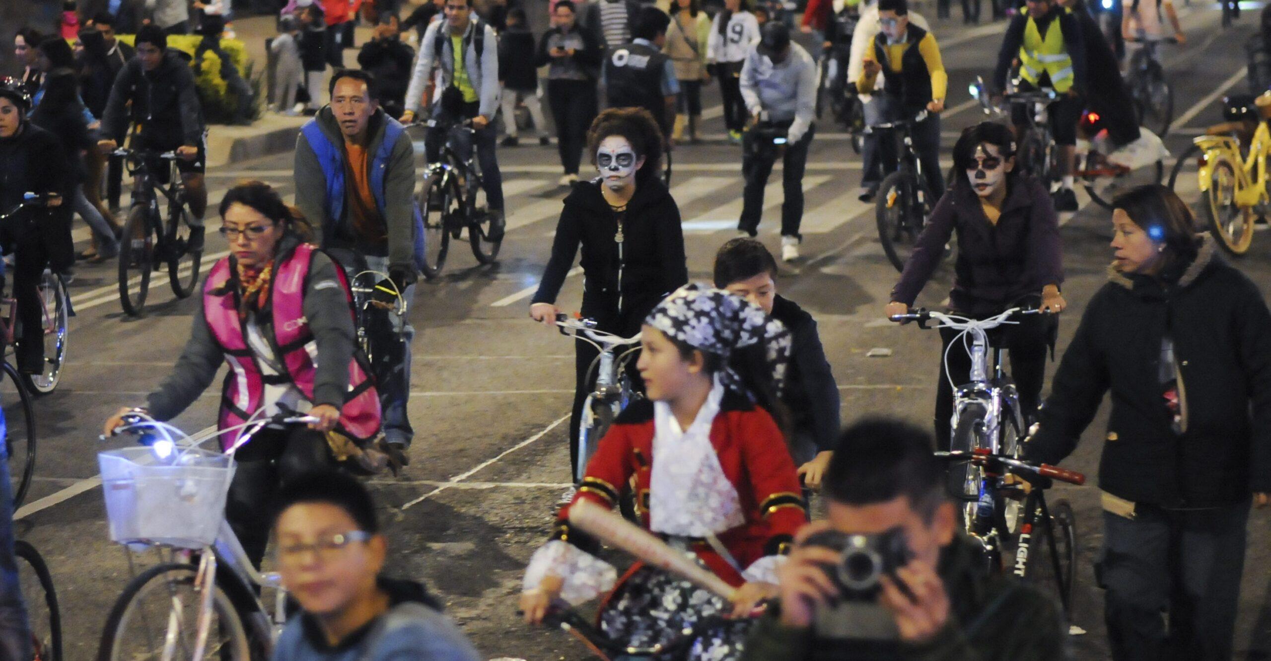 Rutas, horarios y cierres viales por el Paseo Nocturno Ciclista en CDMX