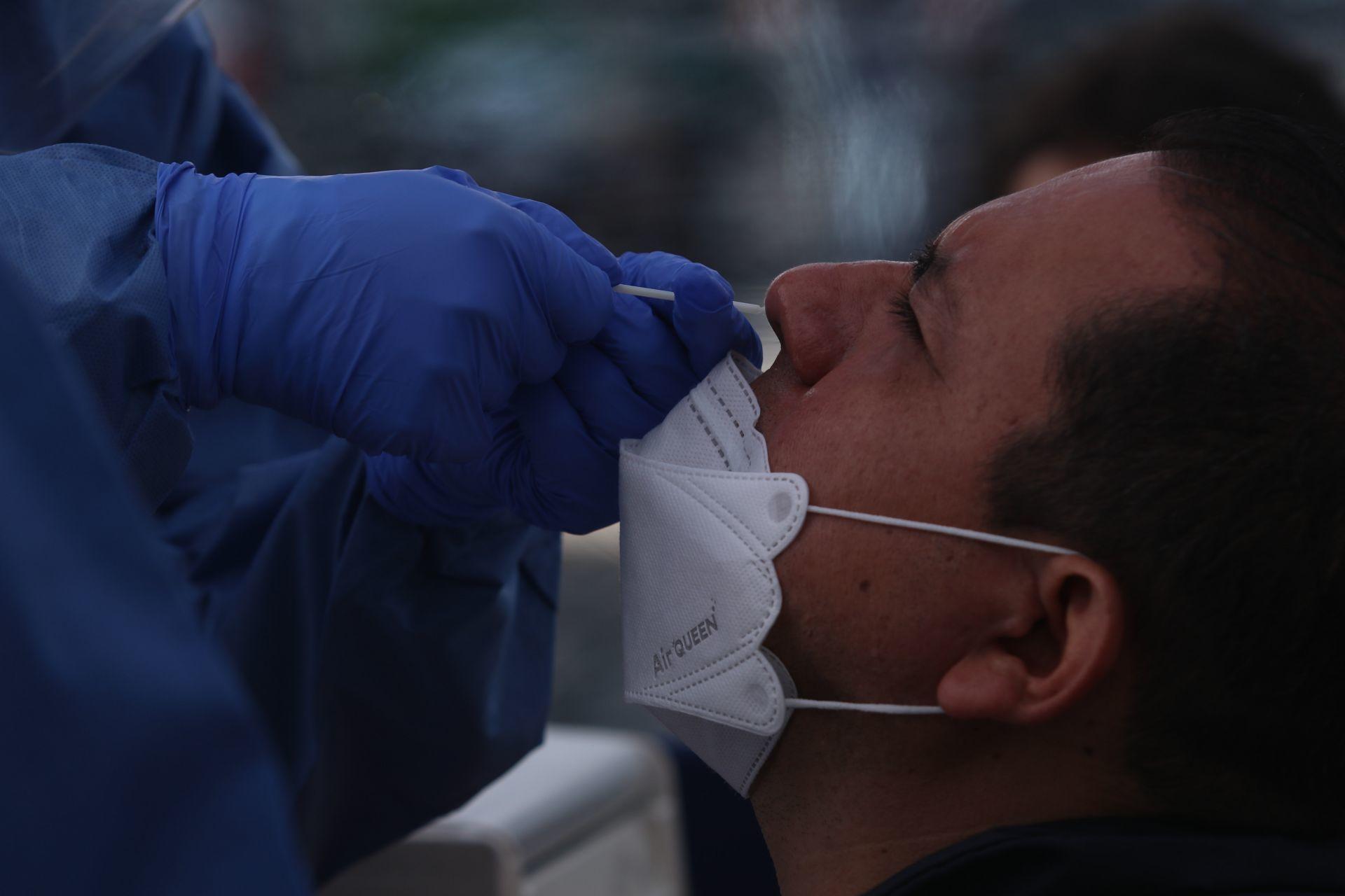 Salud reporta 729 muertes más por COVID; van 43 mil defunciones y 385 mil casos