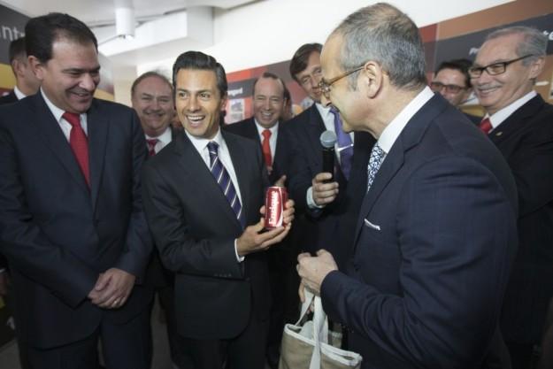 Coca Cola anuncia ante Peña Nieto inversiones por 7 mmdd