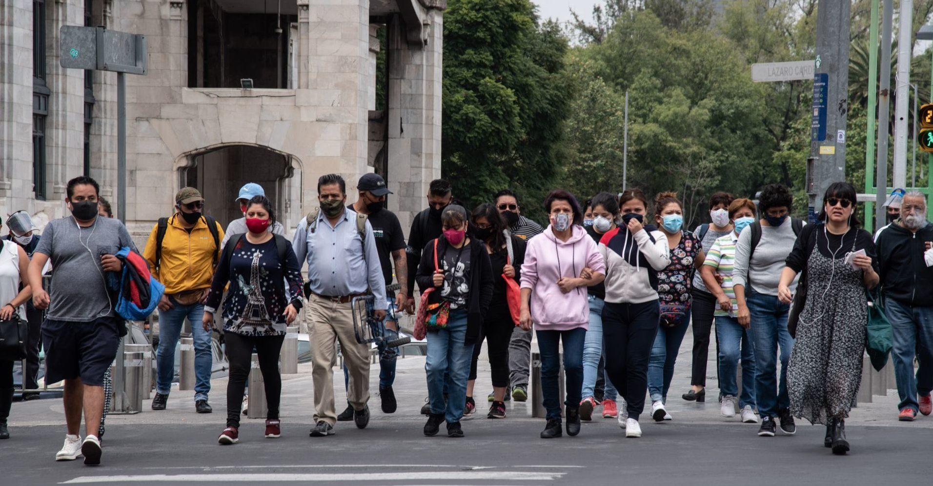 CDC publica que COVID se transmite por el aire; luego dice que fue por error y lo borra