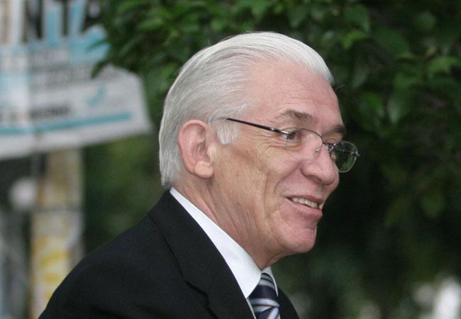 Políticos expresan condolencias por muerte de José María Perez Gay