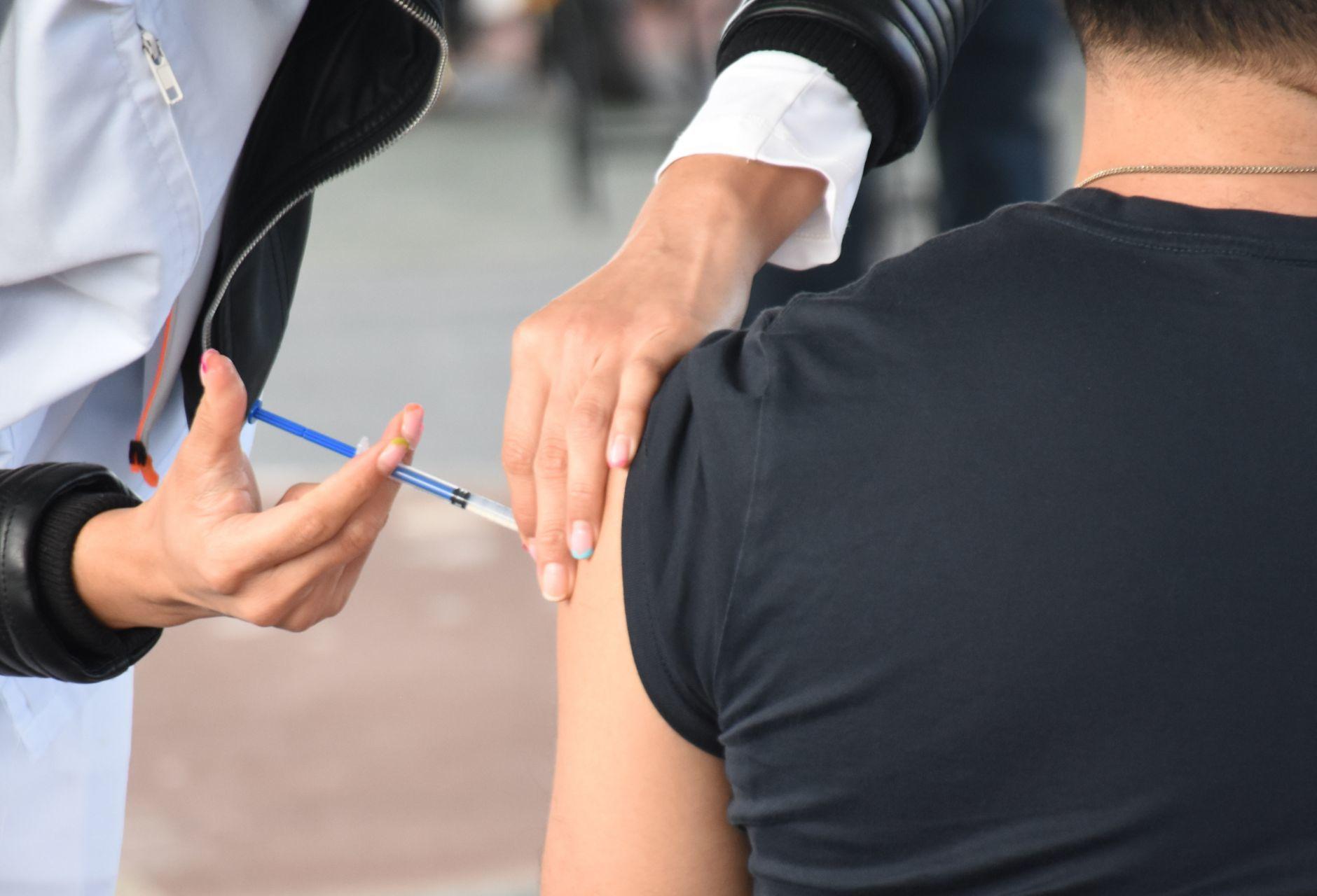 Fechas y sedes: Dosis de refuerzo para personas de 50 a 59 años para las 16 alcaldías de CDMX