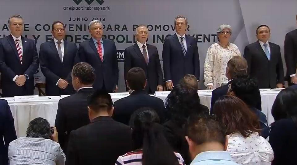 Empresarios piden reglas claras y prometen invertir 32 mil mdd; estaremos a la altura, dice AMLO