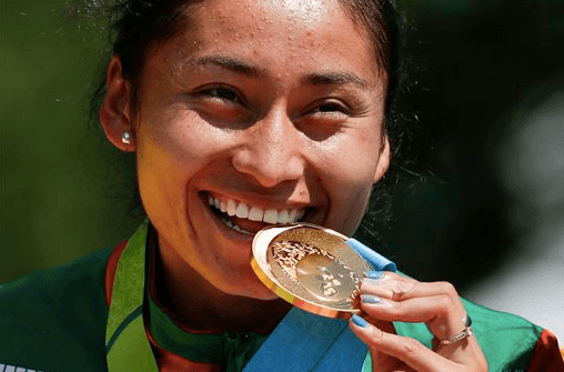 Rompe récord y se desploma: mexicana gana oro en los Panamericanos de Toronto 2015