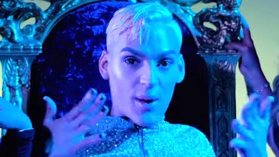 Kevin Fret: matan al rapero gay de 24 años de varios disparos en Puerto Rico