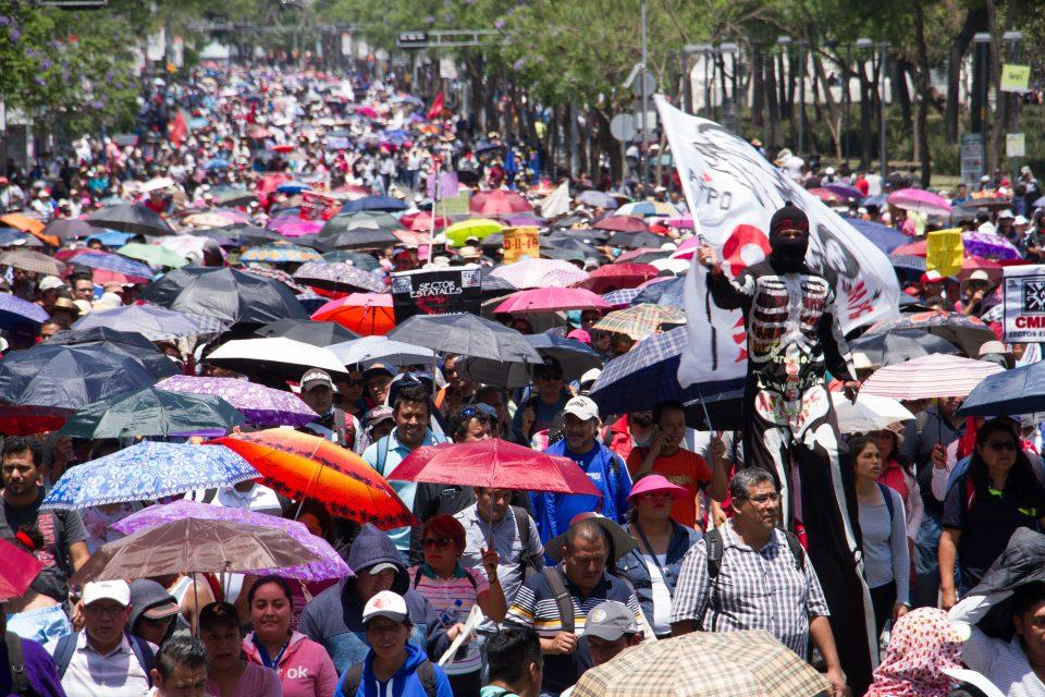 CNTE marcha contra nueva reforma educativa; dice que es una ley parchada