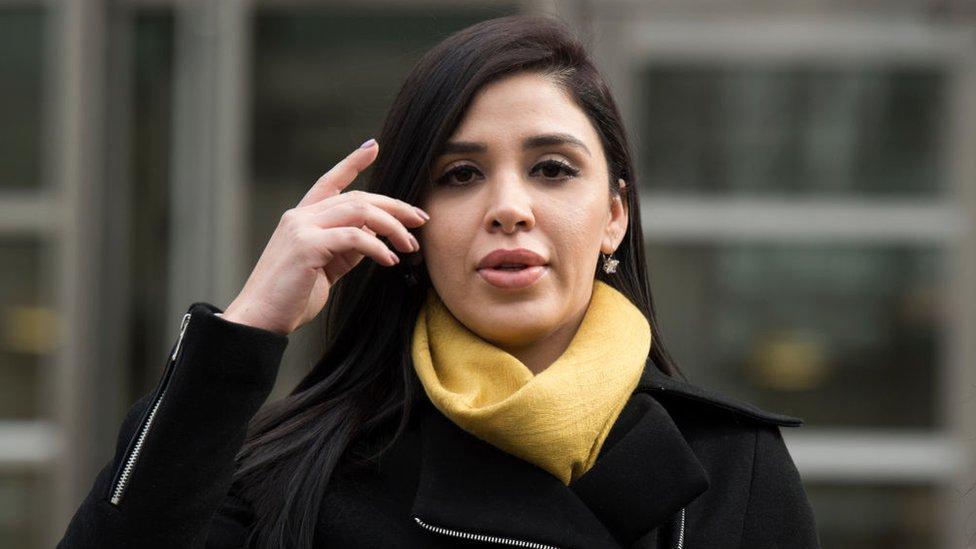 Quién es Emma Coronel, la esposa del Chapo que acompaña al capo durante su juicio
