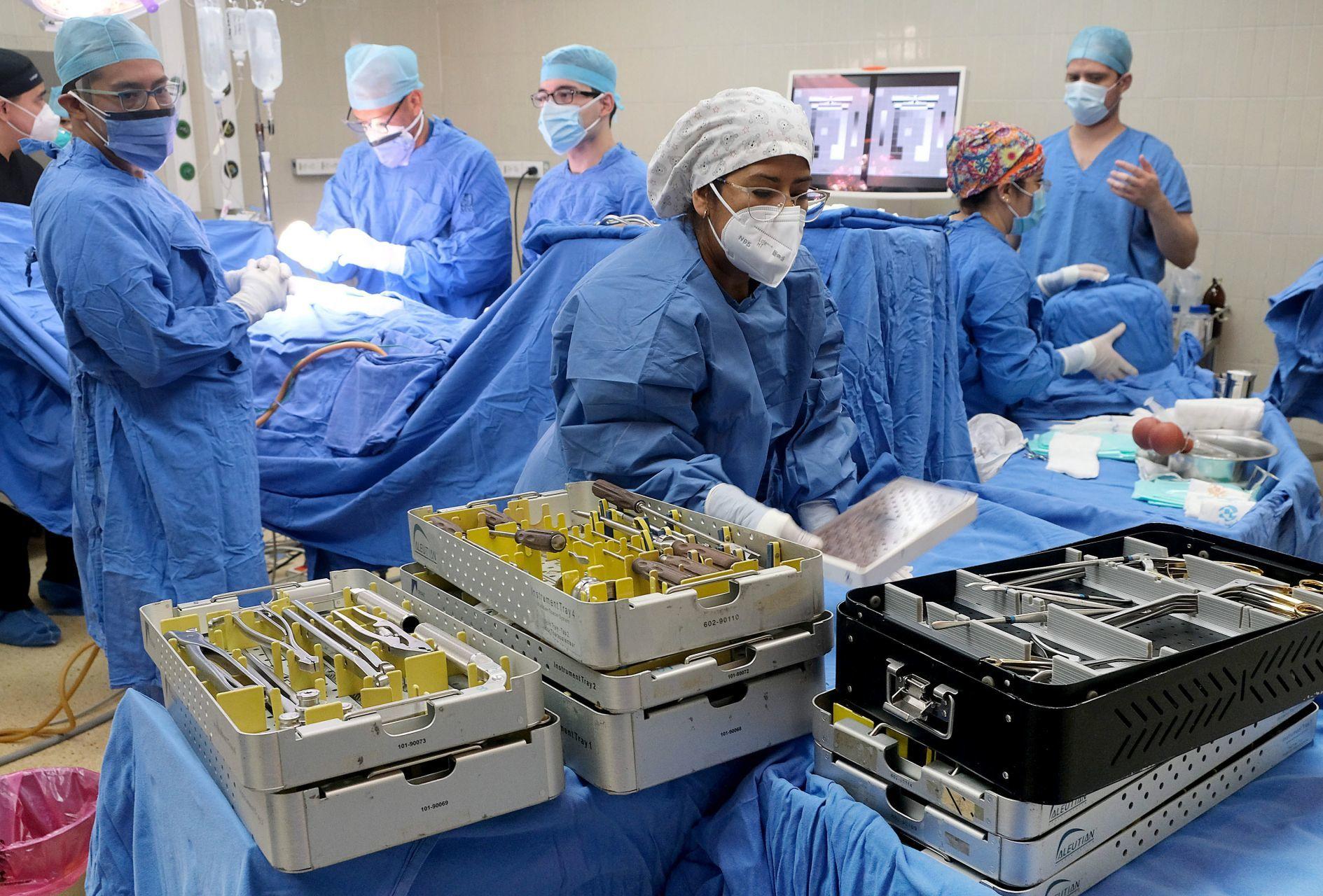 Gobierno federal lanza convocatoria para la contratación de médicos de especialidad; estos son los requisitos