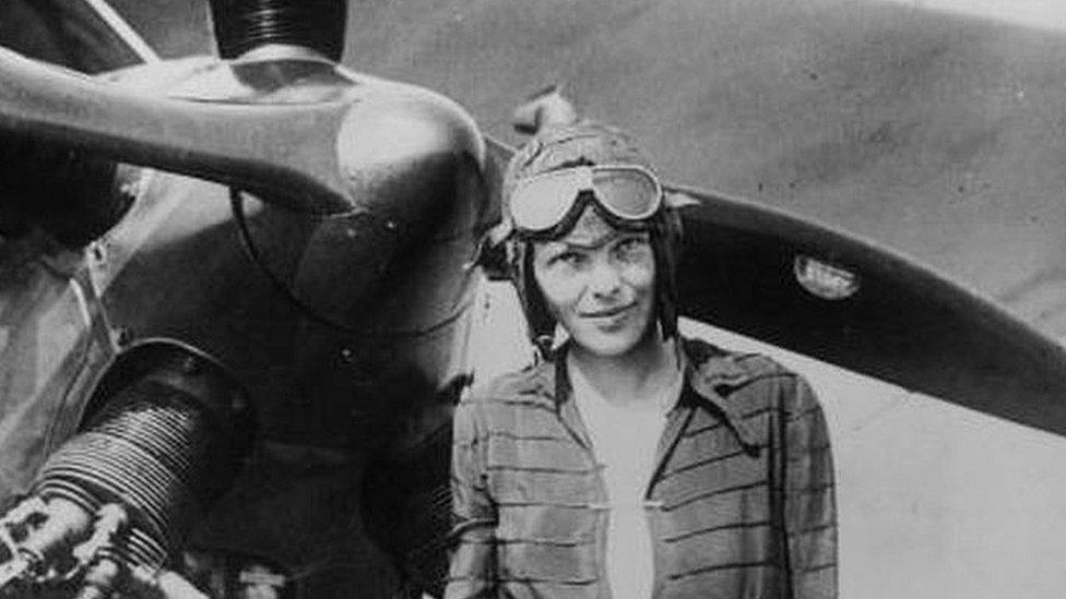 Los huesos que pueden tener la clave de la misteriosa desaparición de Amelia Earhart, la legendaria aviadora estadounidense