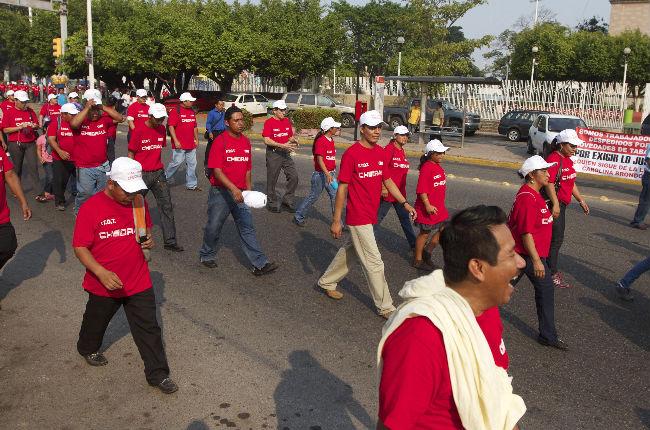 Llega al Zócalo marcha por Día del Trabajo