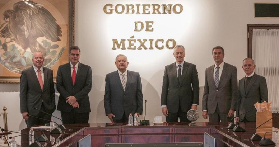 AMLO se reúne con director de Coca-Cola; refresquera se compromete a reducir calorías en bebidas