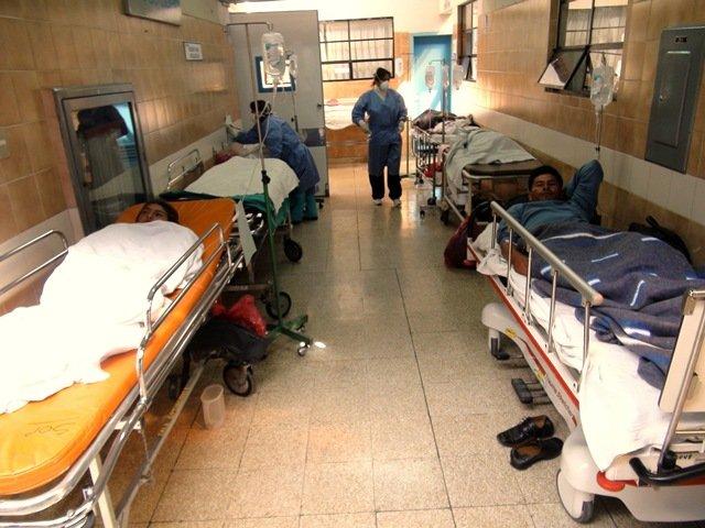 Ya son 317 intoxicados por comer en festejo del Día del Niño en primaria de Acapulco