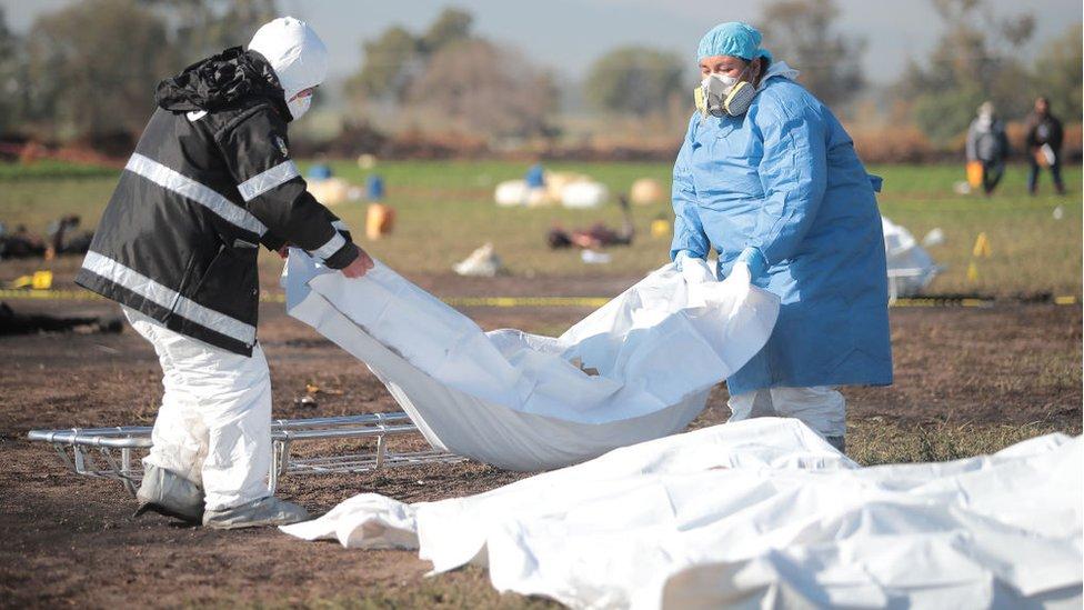 Explosión en ducto de Pemex en Tlahuelilpan: qué se sabe de las víctimas de la mayor tragedia por robo de combustible en la historia de México