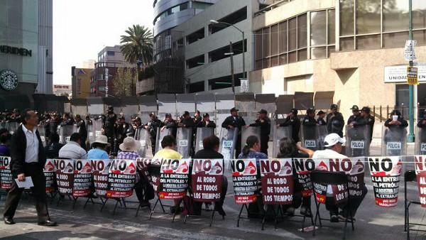 Así se vive el sexto día del cerco al Senado (imágenes)