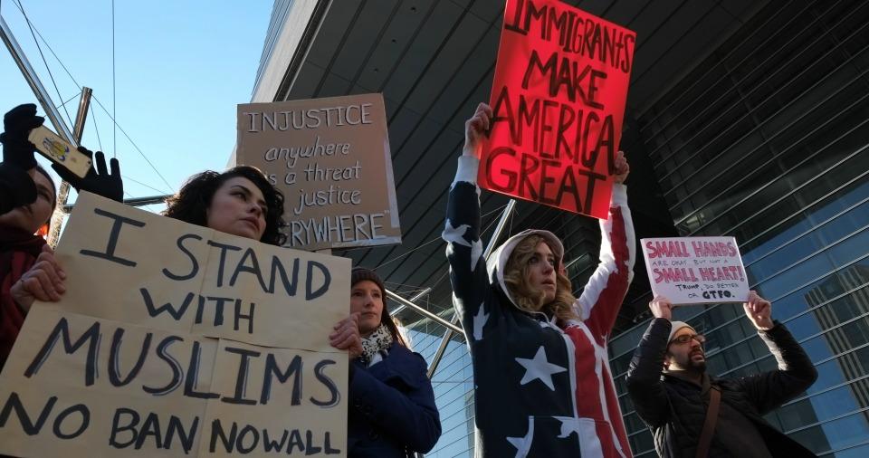 Trump despide a la fiscal general que negó apoyo a su decreto contra refugiados y países musulmanes