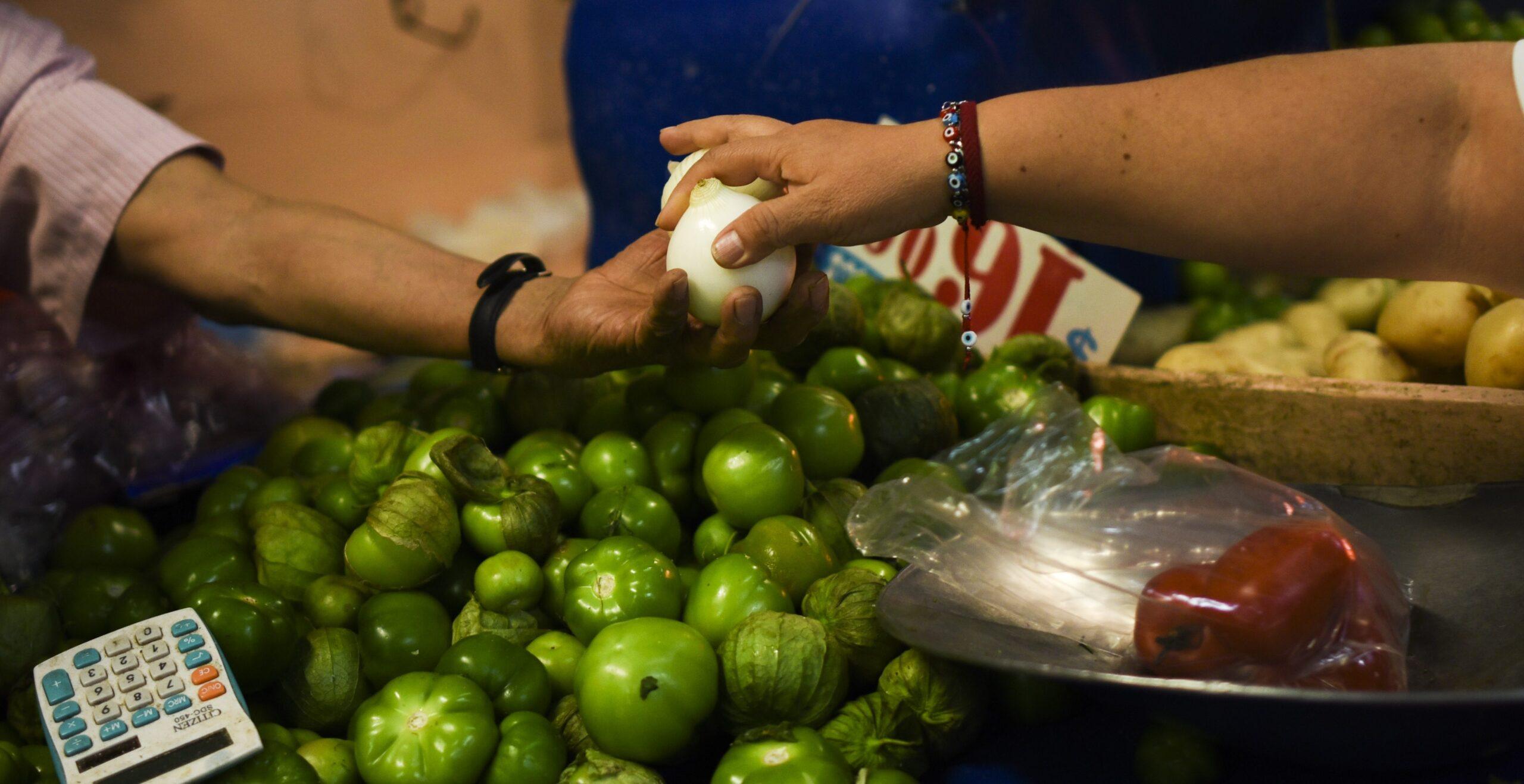La cartera de los mexicanos sufre: para 47% su situación económica empeoró en el último año