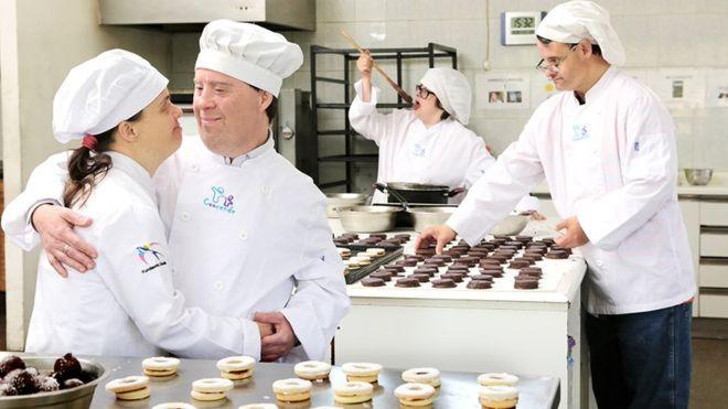 Deseo sexual, humor, dolor y ambición: el mundo de oculto de las personas con síndrome de Down