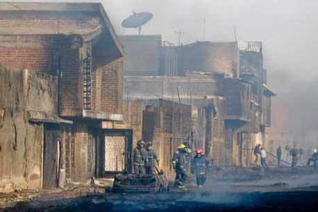 Confirman 28 muertos por explosión de ductos en Puebla