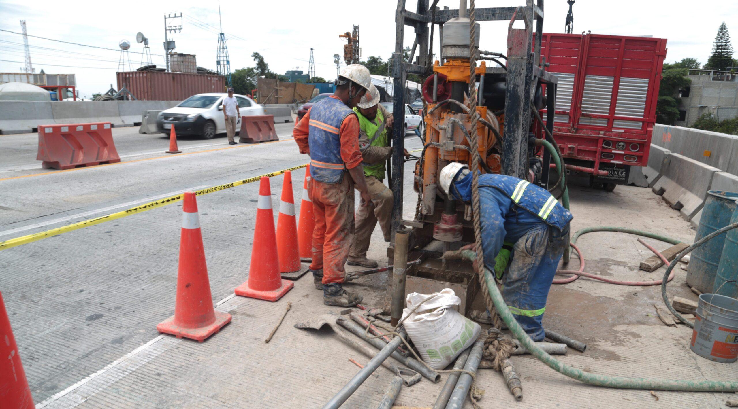 Indagan a 3 funcionarios por el socavón en el Paso Exprés; acuerdan revisión técnica de la obra