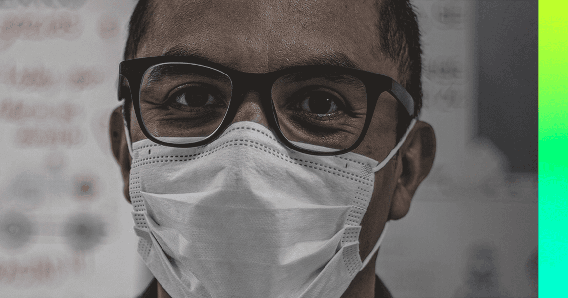 ‘Siempre estarás en nuestros corazones’: Oswaldo lee las cartas de familiares a pacientes con COVID