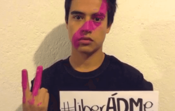 Exigen liberación de joven detenida por tráfico de drogas en el AICM