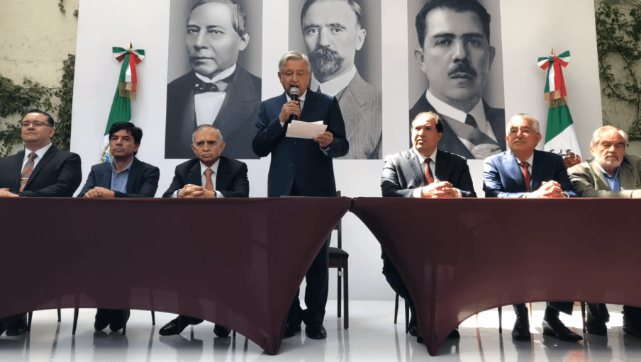 AMLO recorta directorio de Presidencia; anuncia a colaboradores de su primer círculo