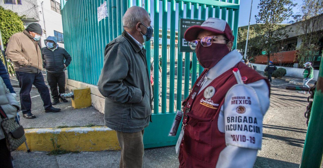 Estas son las 10 unidades de vacunación abiertas en CDMX este jueves