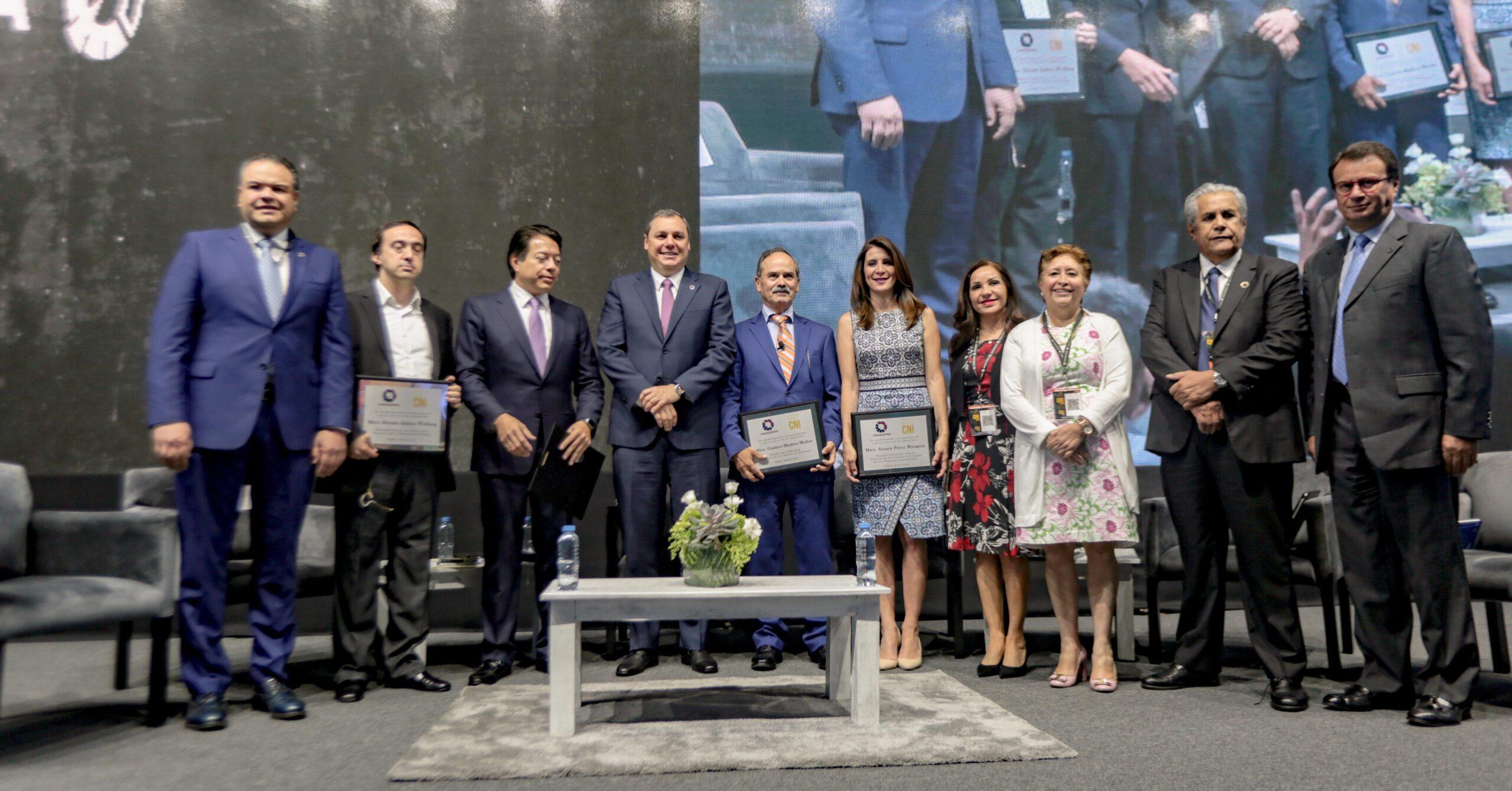 Empresarios exigen a legisladores formalizar una política industrial para mejorar la competencia