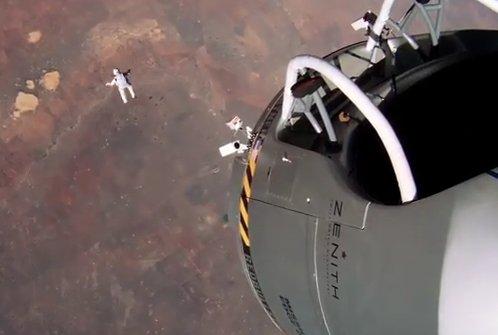 Así fue el salto más alto del mundo (video desde la estratósfera)