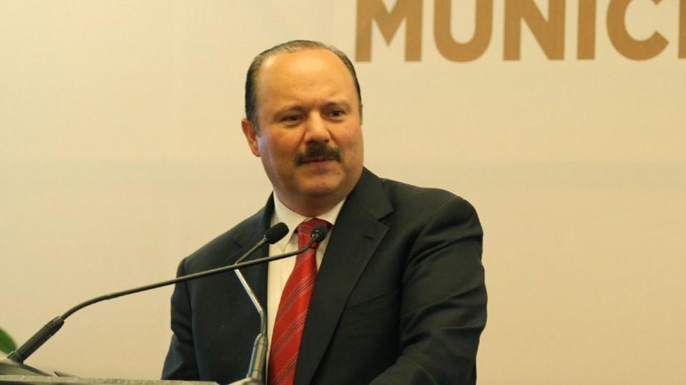 César Duarte es extraditado a México; fiscalía de Chihuahua lo arresta por peculado y asociación delictuosa