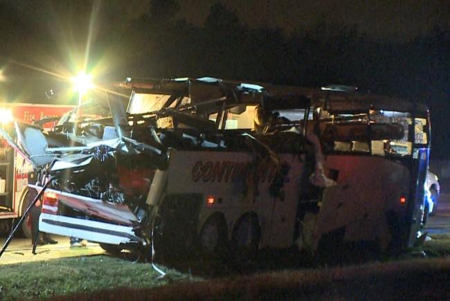 Seis migrantes mexicanos mueren en choque de autobús en Arkansas, EU