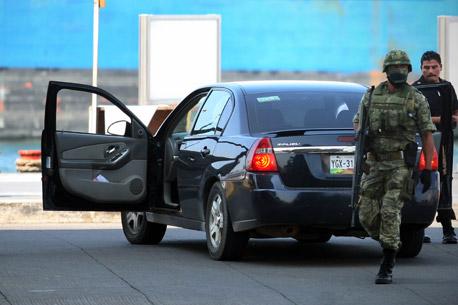 Marina detiene a 14 presuntos Zetas en Veracruz