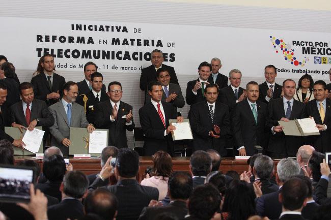 Batres y Corral fijan postura sobre Reforma de Telecomunicaciones