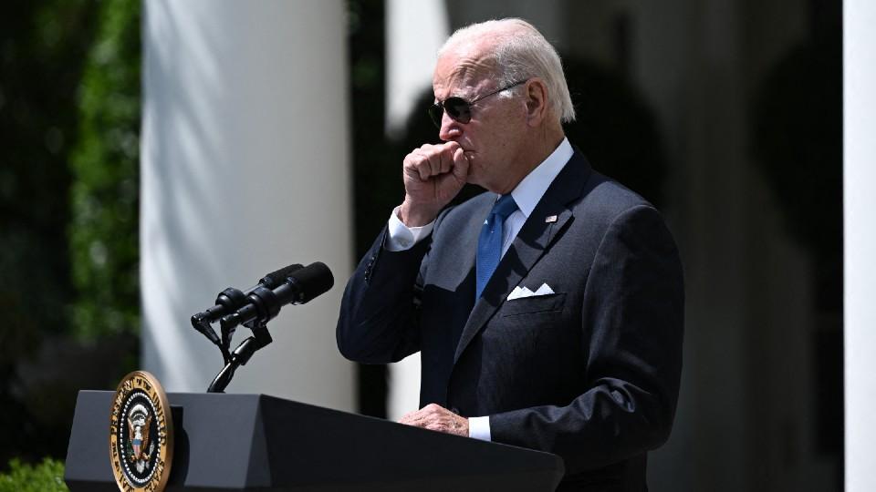 Biden da positivo a COVID por segunda ocasión; retomará estrictas medidas de confinamiento
