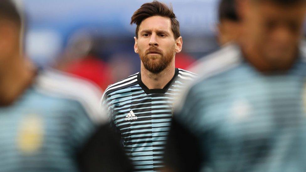 ARGENTINA vs. NIGERIA: Messi y la Albieleste salen a la cancha con el fantasma de la eliminación. Te lo contamos en BBC Mundo