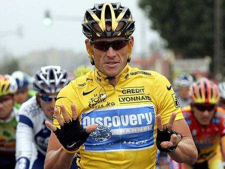 Tache para Armstrong, adiós palomita
