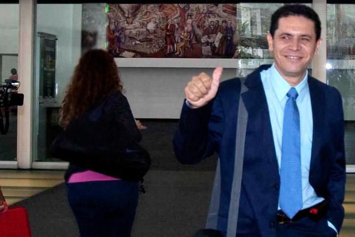 Renuncia Greg Sánchez a candidatura al Senado