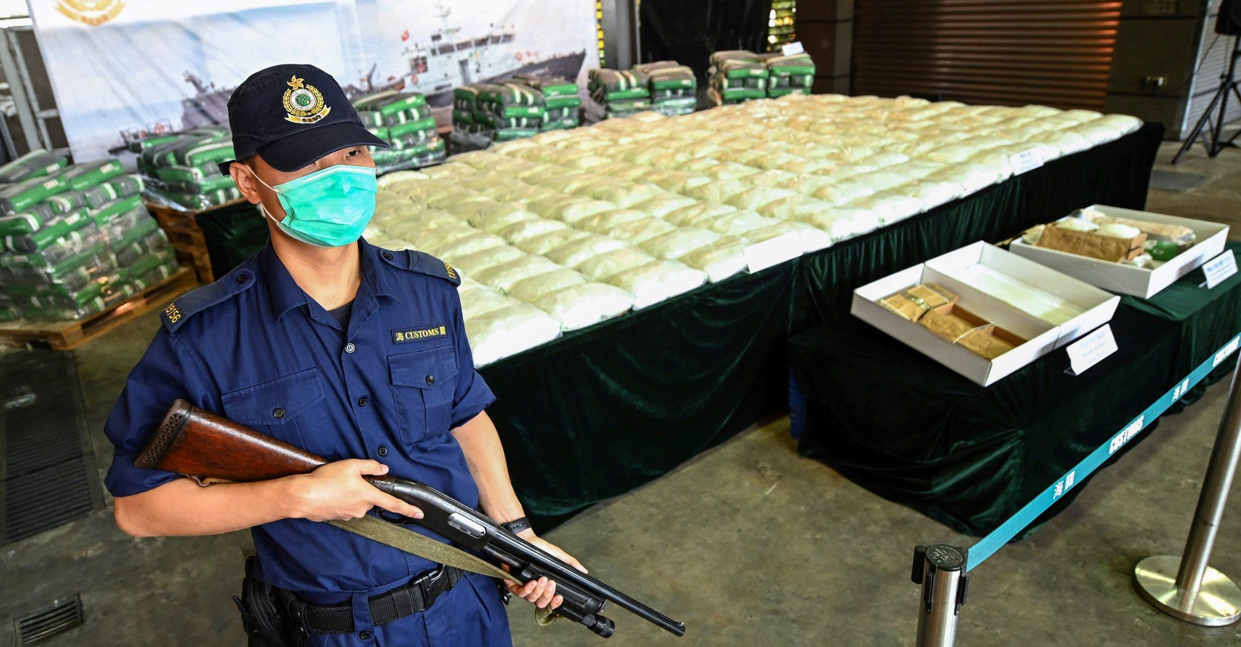 Incautan en Hong Kong media tonelada de metanfetaminas provenientes de México escondidas en cemento