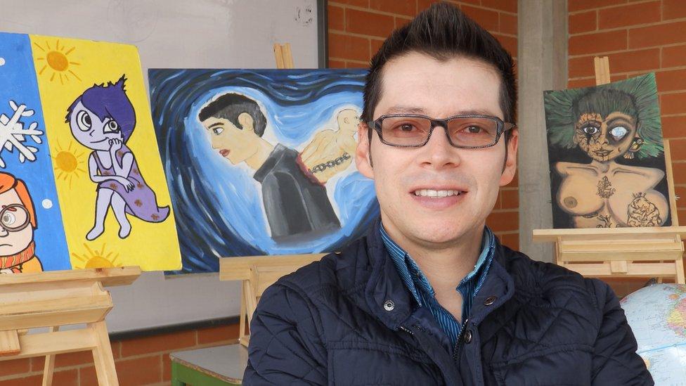 Por qué el profesor colombiano Luis Miguel Bermúdez está entre los 10 “mejores maestros del mundo”