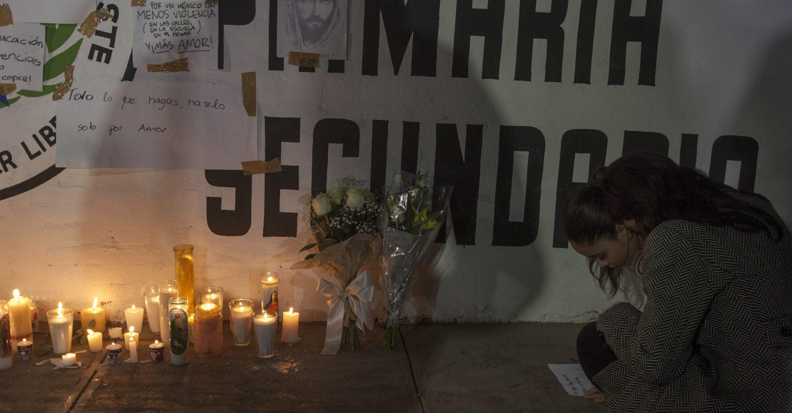 Grupos que incitan a la violencia crearon cuentas falsas del menor que disparó: Segob