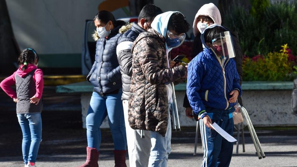 Este año, casos de COVID de niños y adolescentes en América ya superan los de 2020: OPS