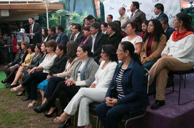 Partidos políticos cumplen paridad de género en elecciones, pero no en su estructura