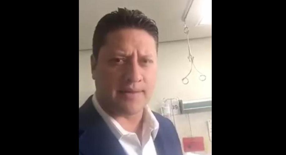 Funcionario del Edomex se graba con sobrevivientes de caída de anuncio en Metepec y recibe críticas