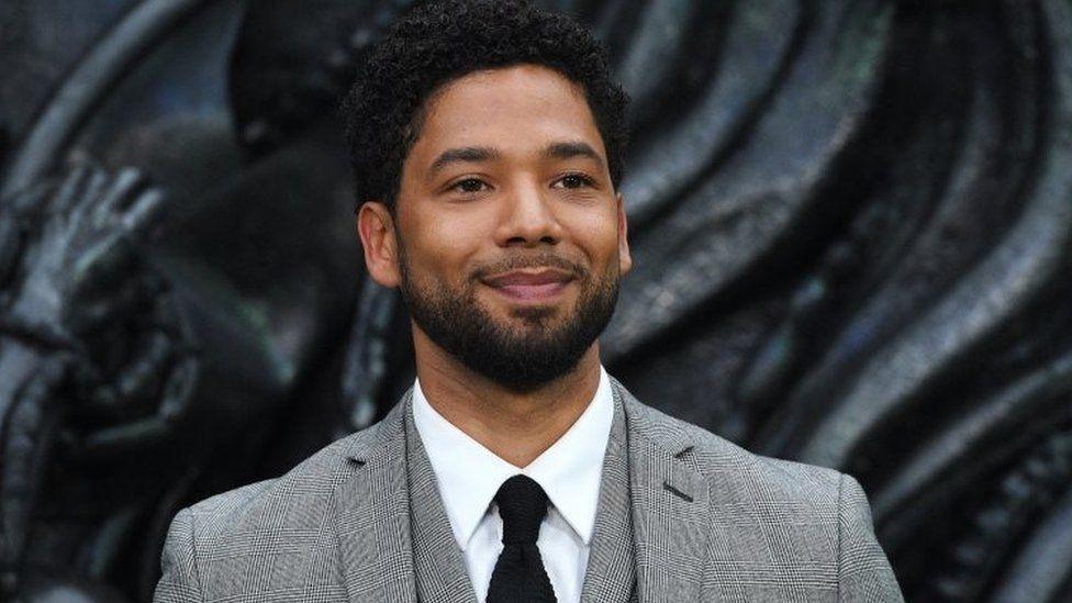 Acusan a Jussie Smollett de presentar una falsa denuncia por ataque homofóbico y racista a la policía