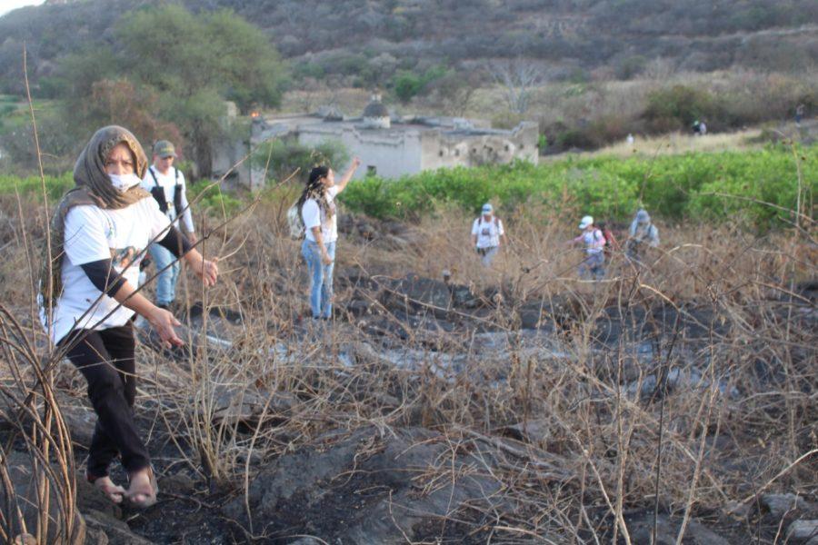 Trabas, retrasos y el hallazgo de 30 restos óseos: así fue la semana de búsqueda de desaparecidos en Jalisco