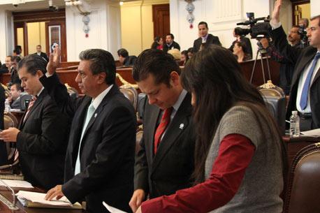 Aprueba ALDF leyes contradictorias