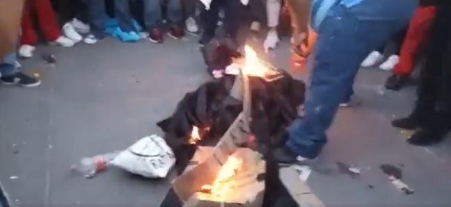 ¡No estás sola! Políticos y activistas condenan la quema de una piñata con la figura de Norma Piña; exigen pronunciamiento de AMLO