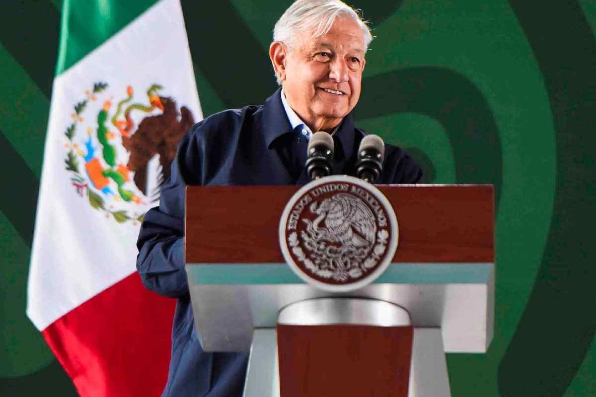 INE ordena a AMLO bajar o modificar mañanera en que difundió encuestas