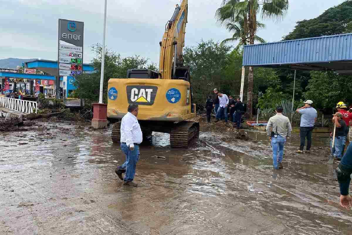 Desbordamiento De Arroyo En Autlán Jalisco Deja Ocho Muertos Seis Desaparecidos Y Daños En 