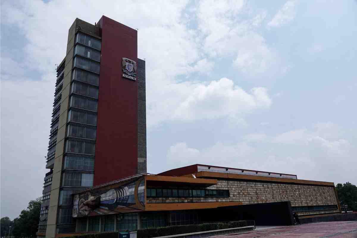 UACM halla chinches en un plantel; FCPYS y FES Aragón de UNAM suspenden clases para fumigar